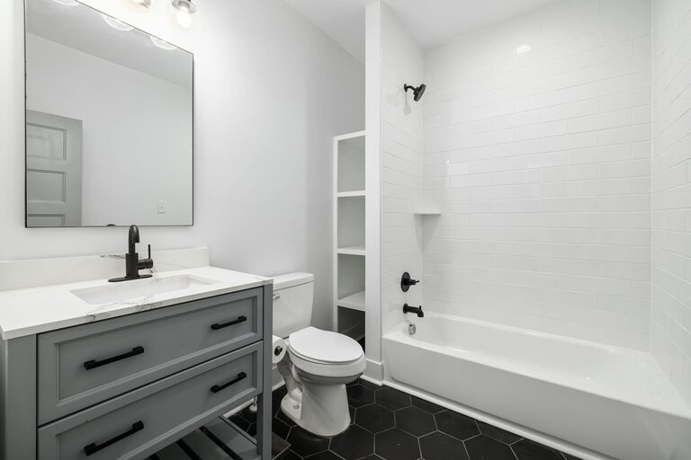 How to Create a Minimalist Bathroom Setup in Simple Steps